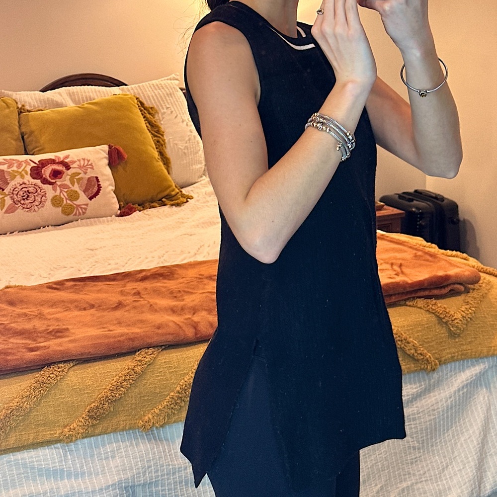 Athleta Black Sleeveless Top